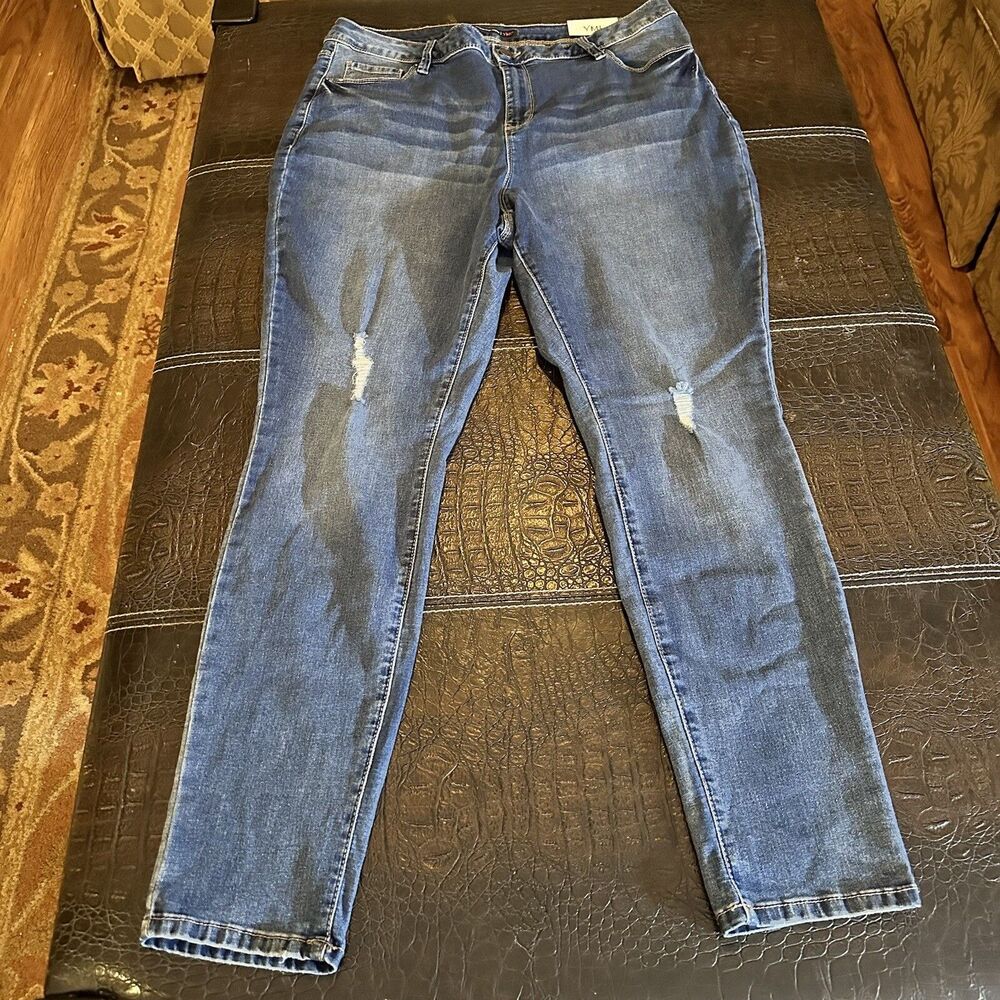 YMI Distressed Medium Wash High Rise Skinny 5 Pocket Denim Jeans TAG SIZE 16 NWT